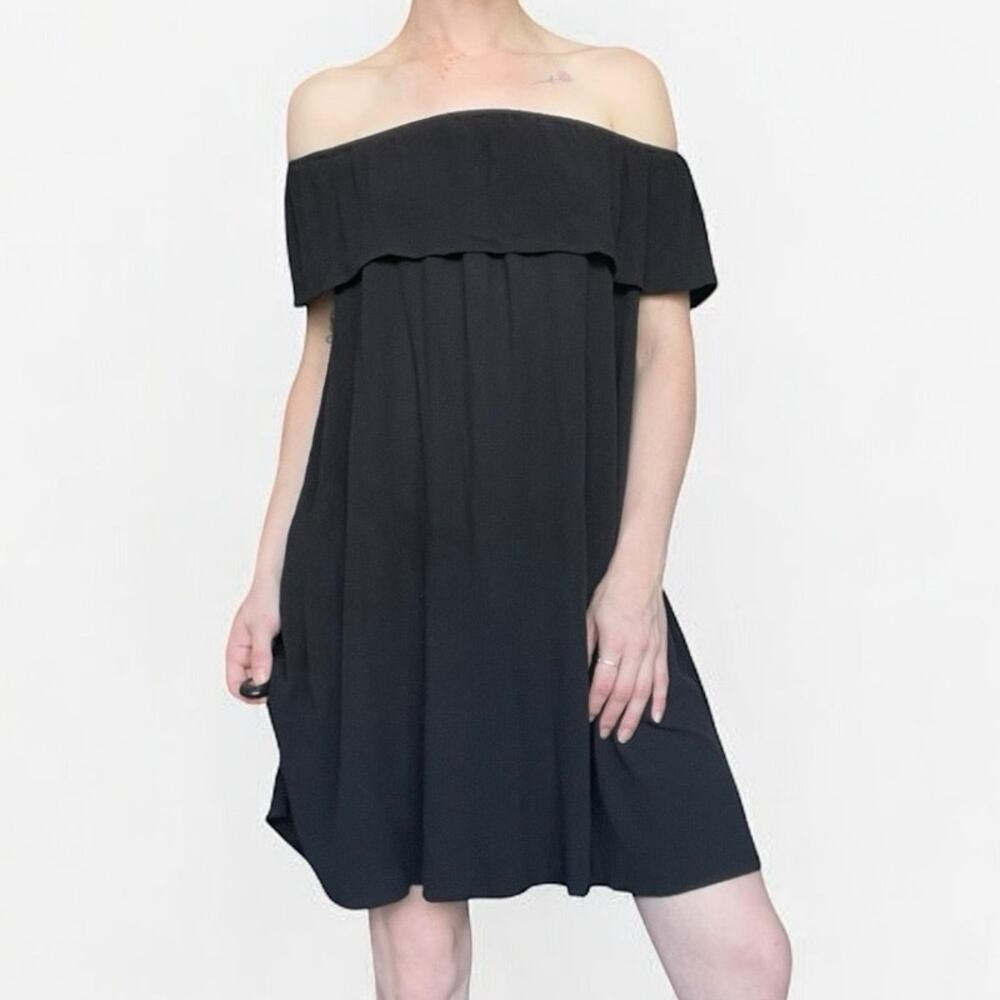 💙3 for $15 Mossimo Supply Co. Black Off the Shoulder Mini Dress